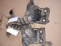 Suport fixare far stanga / dreapta Renault Megane 2 faza 1 sedan 1.6/16V 113cp K4M-T7