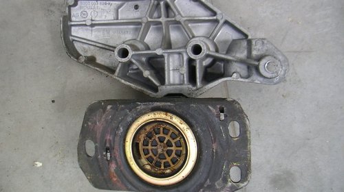 SUPORT MOTOR DISTRBUTIE RENAULT TRAFIC 1,9 DCI