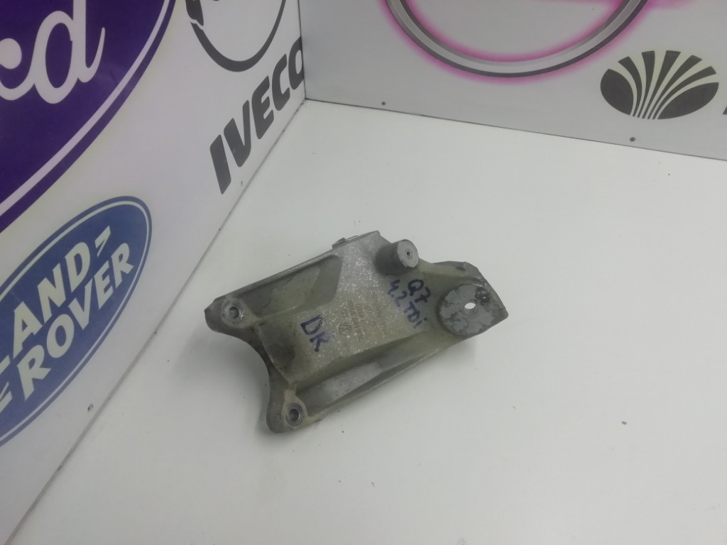 Suport motor dreapta Audi Q7 4.2 TDI Cod 7L8199308B
