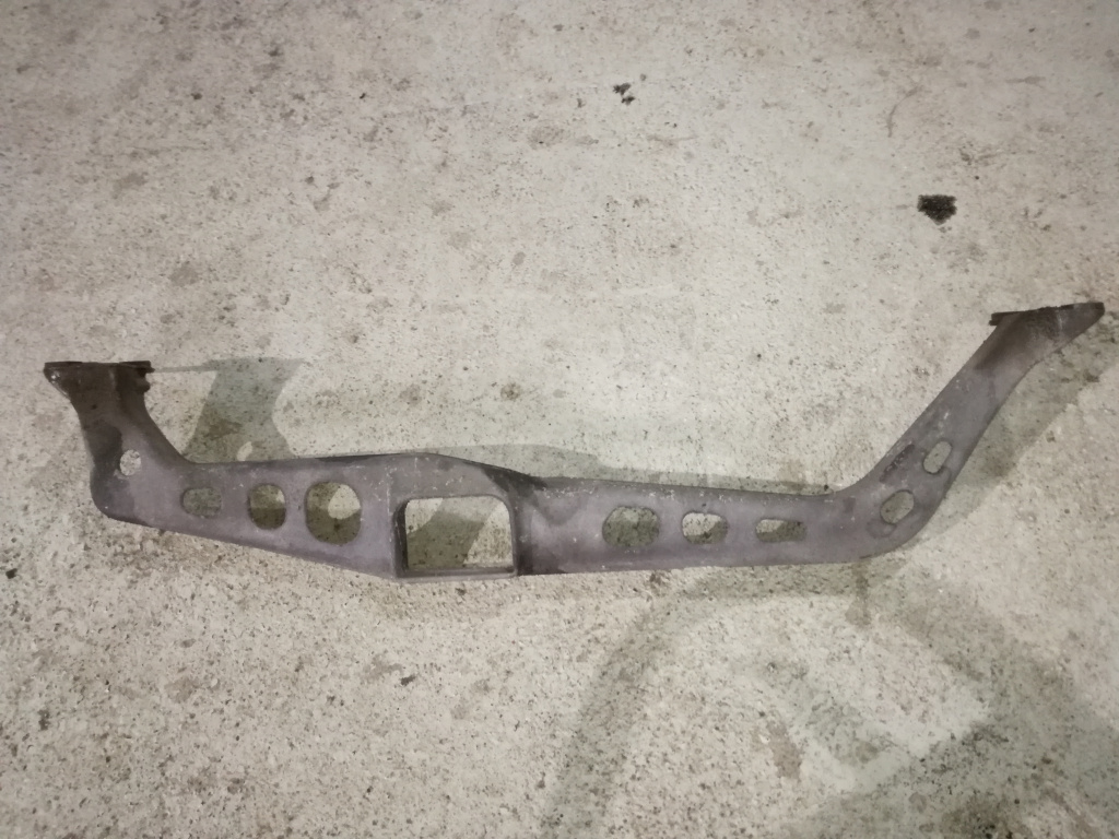 Suport motor Seat Exeo 2.0 tdi cod 8K0199521C