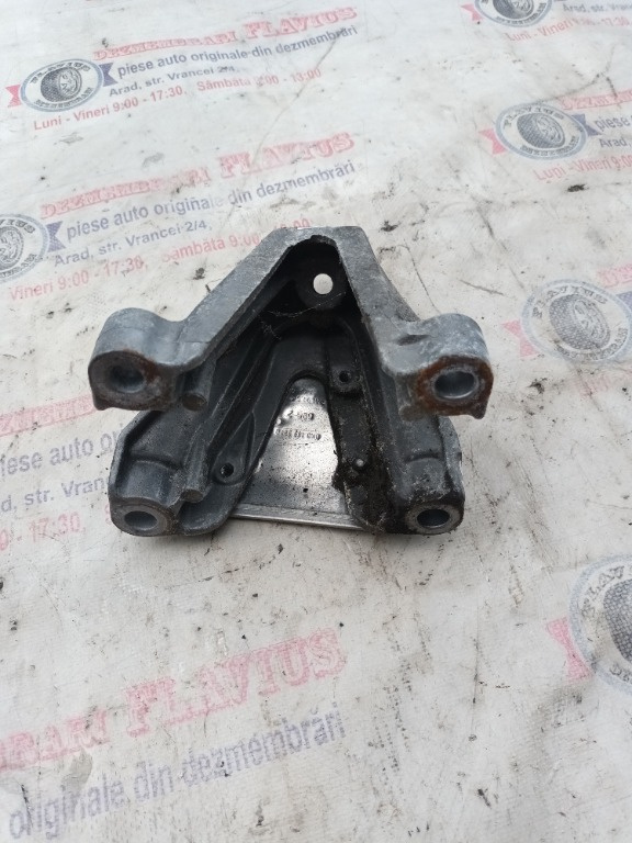 Suport motor stânga Audi A4 A5 A6 A7 3.0 2010 cod 8k0199307bj