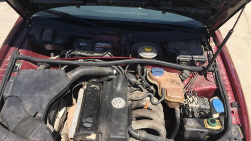 Suport motor Volkswagen Passat B5 1997 combi 1,6 benzina