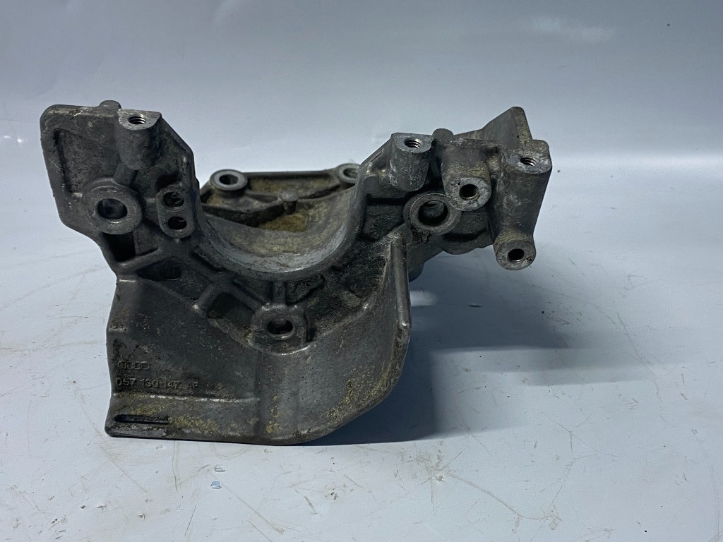 Suport pompa inalta Audi A8 4H 4.2 cod 057130147