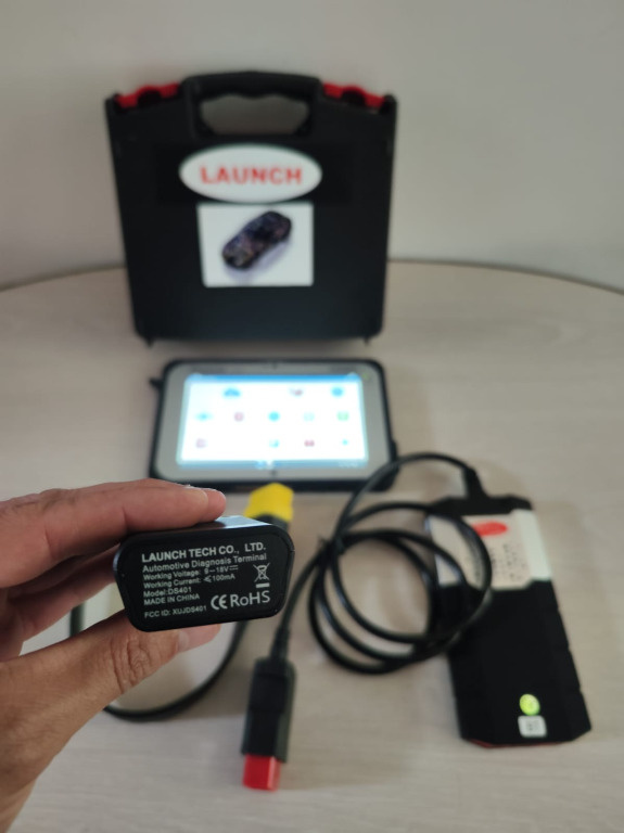 Tester Auto Turisme+ Camioane Launch/Delphi Bluetooth +Tableta PANASONIC FZM1