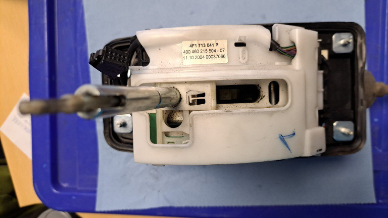 Timonerie cutie automata Audi A6 4F cod 4F1713041P