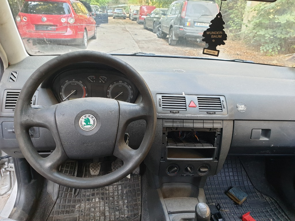 Torpedou Skoda Fabia 2003 Berlina 1.2 HTP - imagine 1
