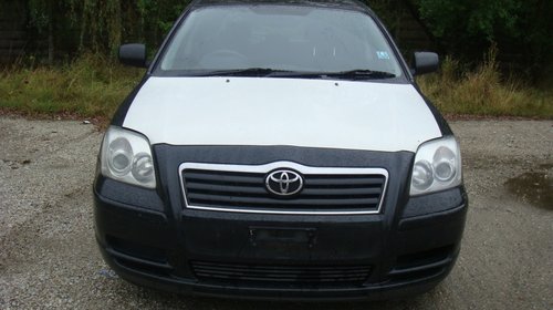 TOYOTA AVENSIS an 2004 motor 2.0