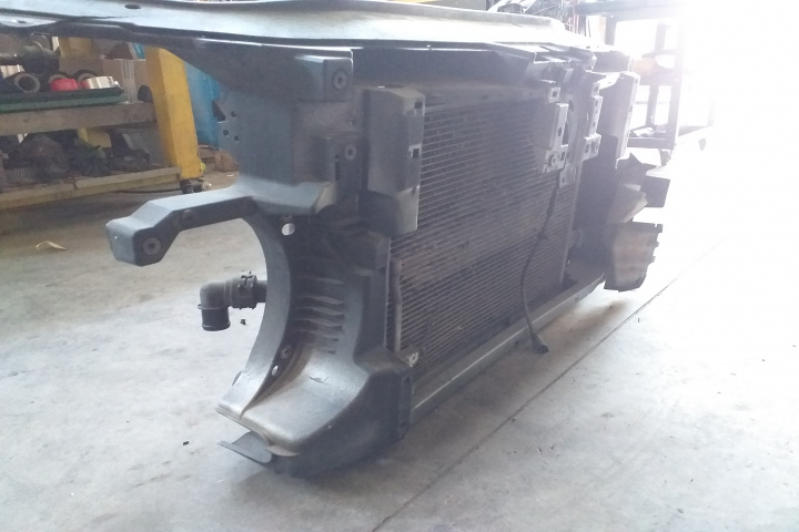 Trager / Calandru Trager vw passat b7 2.