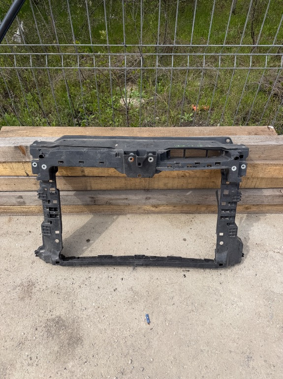 Trager / calandru Volkswagen Jetta 5C 2012/2013/2014/2015/2026/2017