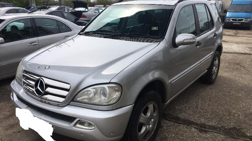 Trager Mercedes M-Class W163 2004 SUV 2.7