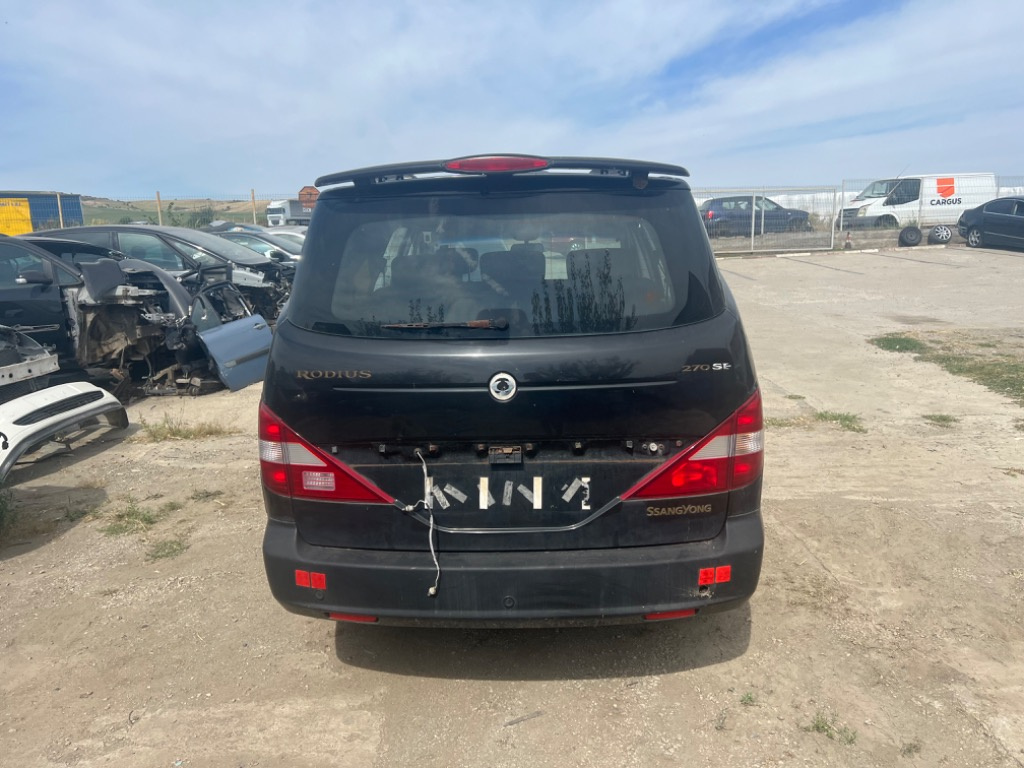 Trager SsangYong Rodius 2006 Familiar 2.