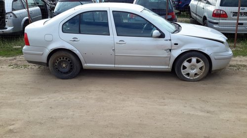 Trager Volkswagen Bora 1999 berlina 1.6