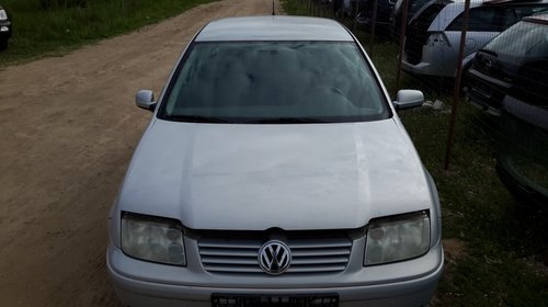 Trager Volkswagen Bora 1999 berlina 1.6