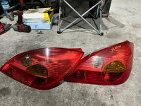 Tripla / Lampa spate Opel Tigra B dreapta