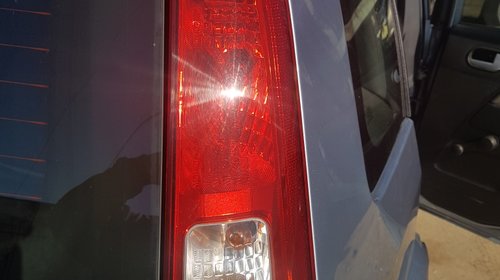 Tripla / Lampa / Stop Dreapta Ford Fusion 200