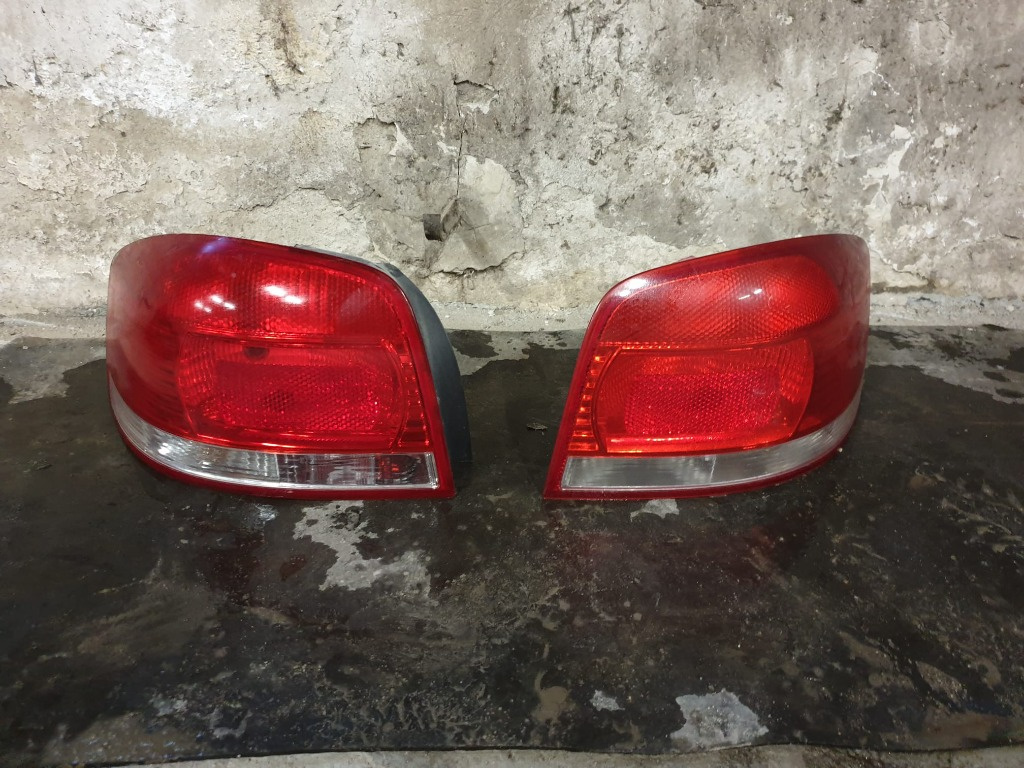 Tripla Spate stanga/ Tripla spate dreapta Audi A3 8P - imagine 1