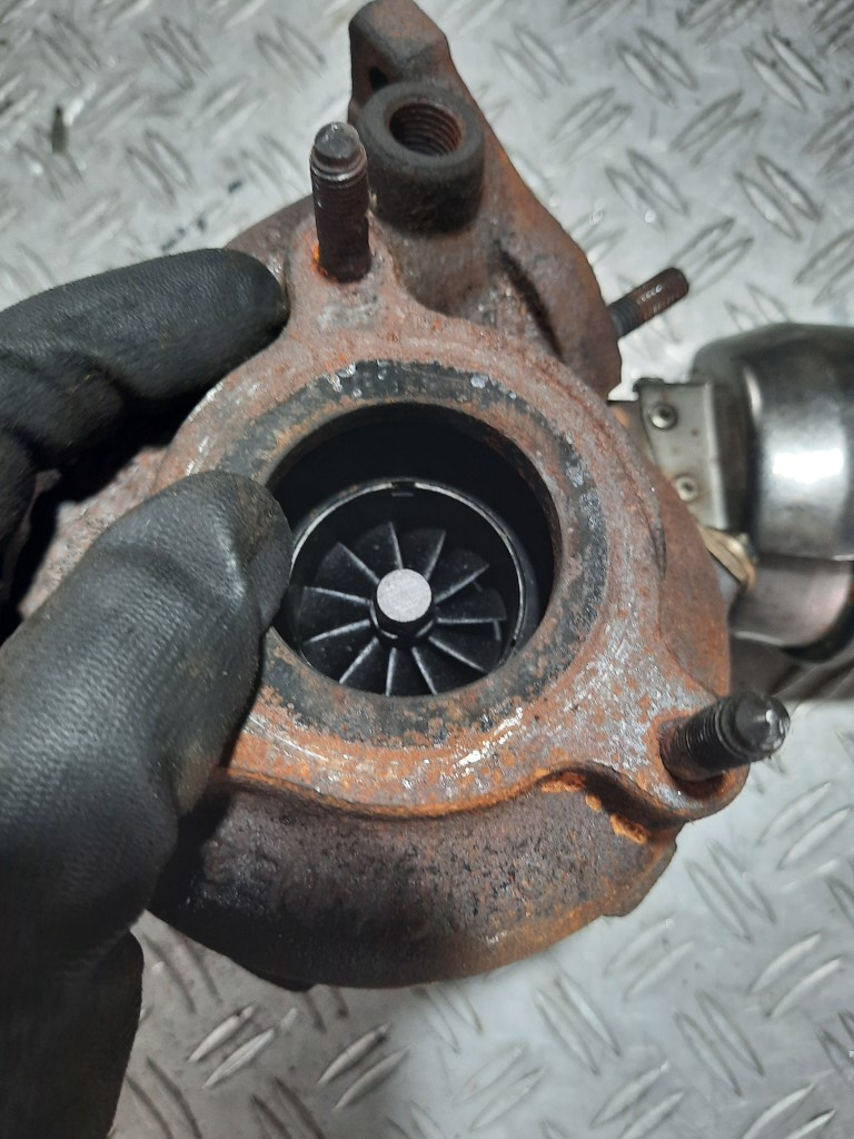 Turbina Audi A4 Q5 A5 A6 2.0 tdi cod 03L