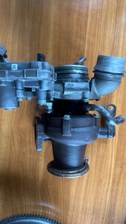 Turbina BMW 2.0 D N47D20C Cod 8518204 F2