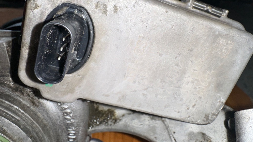 Turbina BMW 2.0 D N47D20C Cod 8518204 F2
