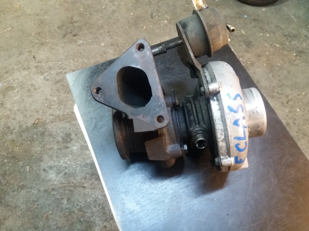 Turbina Mercedes C CLass E Class A611096