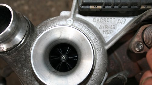 Turbo / turbosuflanta / turbinaMitsubishi Pajero Sport 2.5 diesel, an 2004.