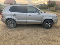 Ușă dreapta fata Hyundai Tucson 2.0 d 103 kW 140 CP 2006 2010