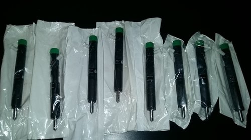 Ultimele 4 injectoare NOI pentru Logan 1.5 DCI, Euro 4 Delphi cod 166001137R, pt Logan, Clio, Kangoo, Sandero