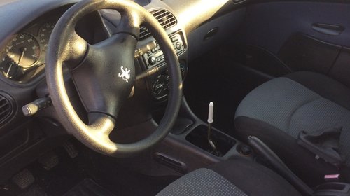 Usa dezechipata dreapta spate Peugeot 206 2000 hatchback 1.4 benzina