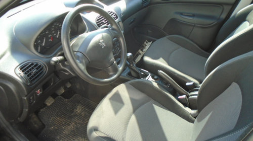 Usa dreapta fata Peugeot 206 2009 Hatchback 1.4
