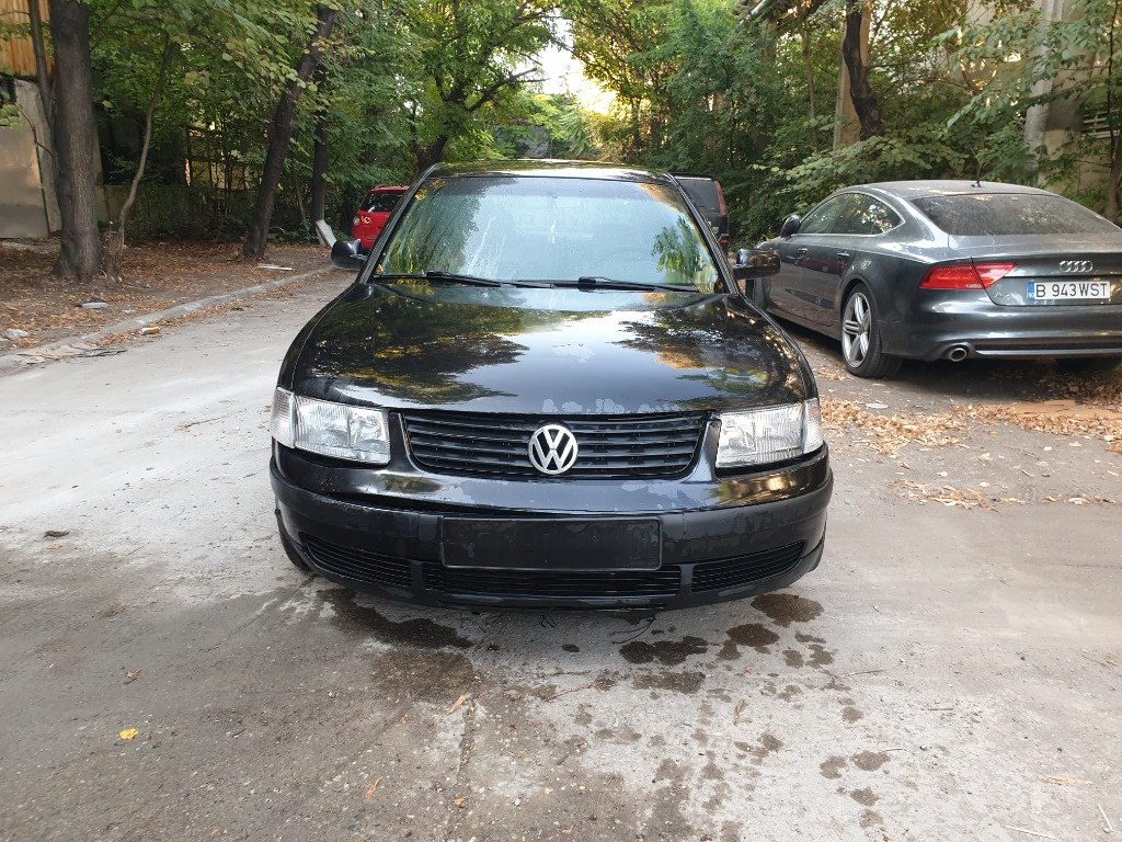 Usa dreapta fata Volkswagen Passat B5 2004 Berlina 1.9 TDI - imagine 2