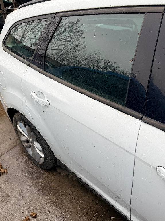 USA DREAPTA SPATE FORD FOCUS 3 BREAK