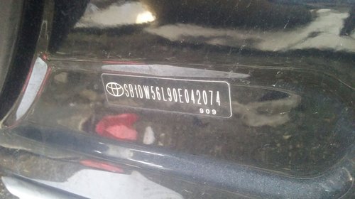 Usa fata dreapta Avensis 2005