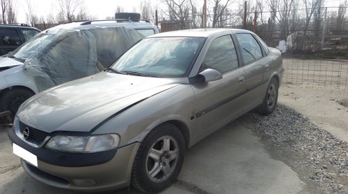 Usa Fata Opel Vectra B DIN 1997