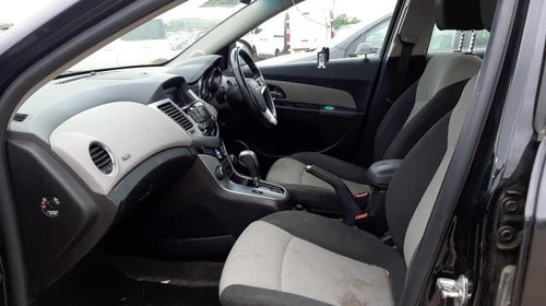 Usa fata stanga Chevrolet Cruze J300 [facelift] [2012 - 2015] Sedan 4-usi 2.0 TD AT (163 hp)