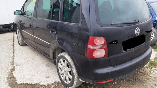 Usa spate dreapta Volkswagen Touran Sport an 2007 Motor 1.9 BXE Diesel Cutie viteze manuala