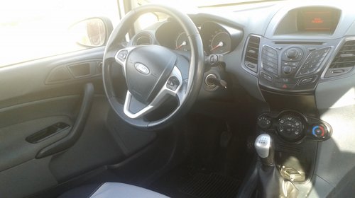 Usa stanga fata Ford Fiesta 2010 HATCHBACK 1.4 TDCI