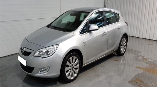 Usa stanga fata Opel Astra J 2010 Hacthback 1