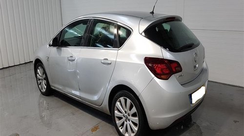 Usa stanga fata Opel Astra J 2010 Hacthback 1.3 CDTi