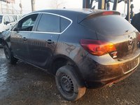 Usa stanga fata - Opel Astra J - 2011