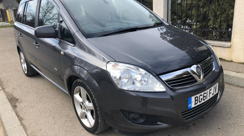 Usa stanga fata Opel Zafira B 2011 Hatchback 1.7