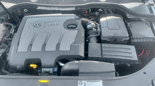 Usa stanga fata Volkswagen Passat B7 2014 Berlina 1.6