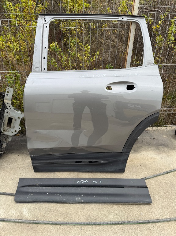 Usa stanga spate + bandou / bandou stanga fata Mercedes GLB W247 GRI 2020/2021/2022/2023/2024
