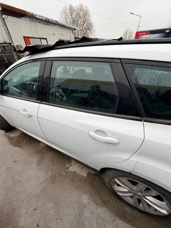 USA STANGA SPATE FORD FOCUS 3 BREAK