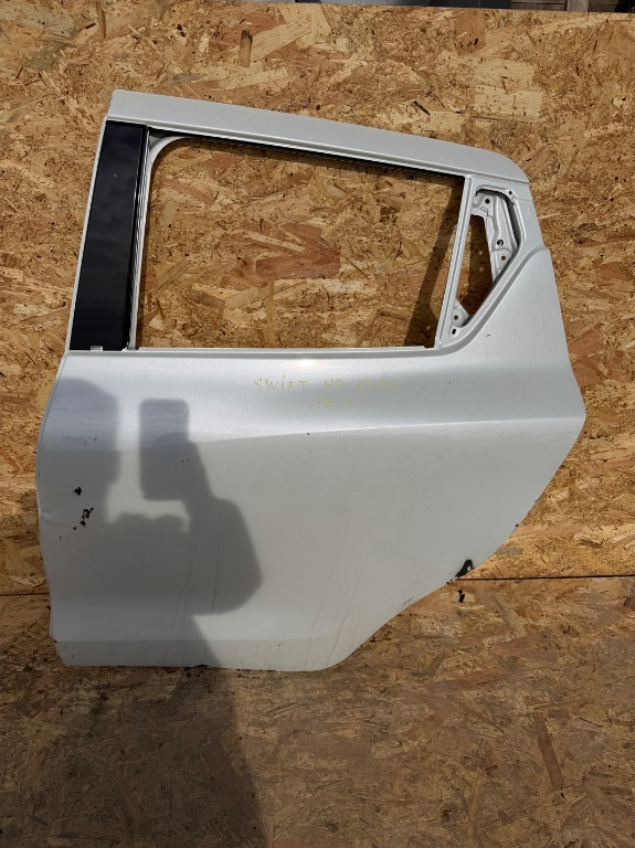 Usa stanga spate Suzuki Swift Hatchback 2016/2017/2018/2019/2020/2021/2022
