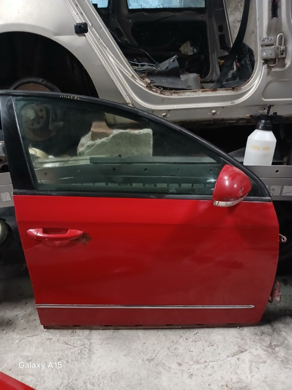 Usa Volkswagen Passat B6 dreapta fata - imagine 1