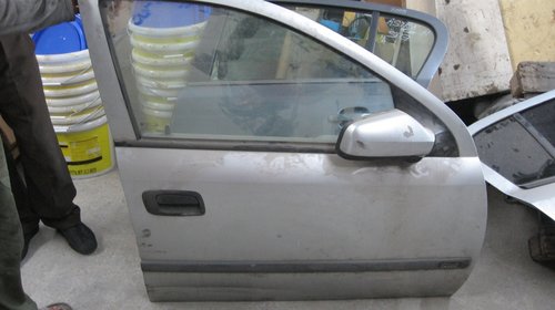 Usi fata Opel Astra G