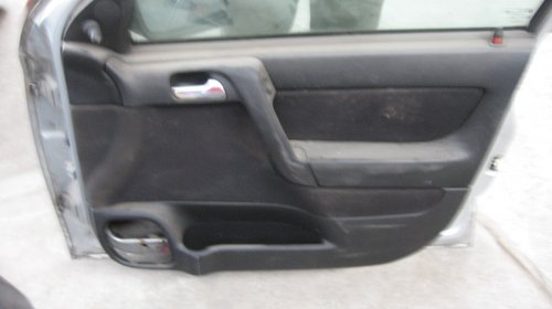 Usi fata Opel Astra G