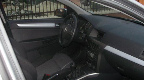 Usi Fata Opel Astra H