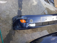 Vând bară față nonfacelift pentru Ford Focus 1 din 2001 culoare albastru necesita reparatie