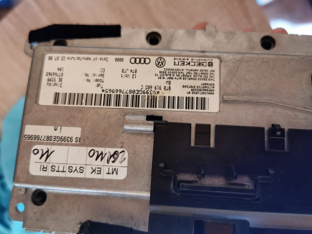 Vând display navigație Audi a4 b8 cod 